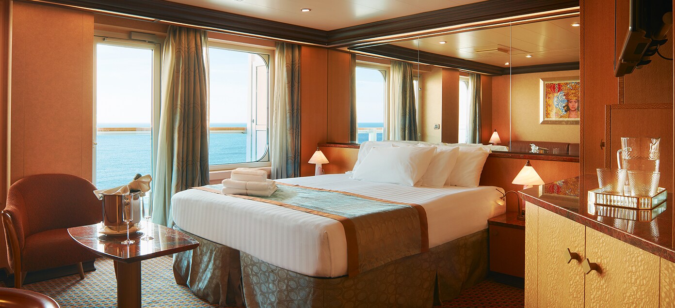 Costa Diadema — Suíte com varanda — vista para o mar