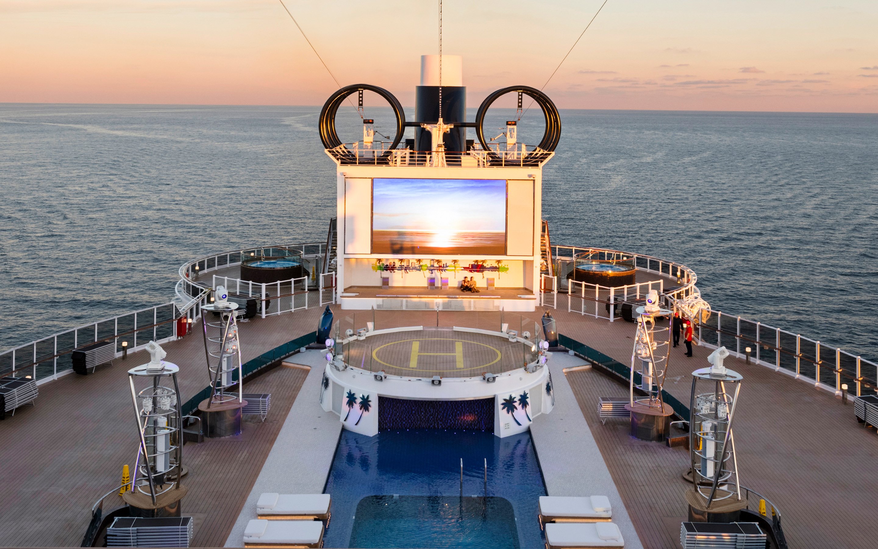 MSC Seaview — Miami Beach Pool — piscina principal